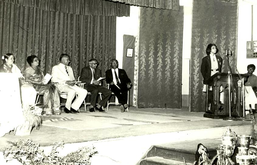 1976prizedistr
